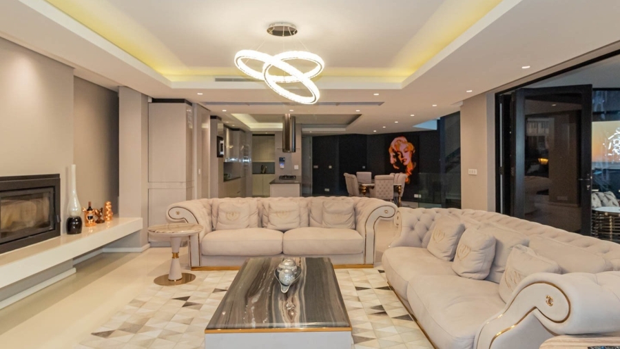 5 Bedroom Property for Sale in Bloubergstrand Western Cape